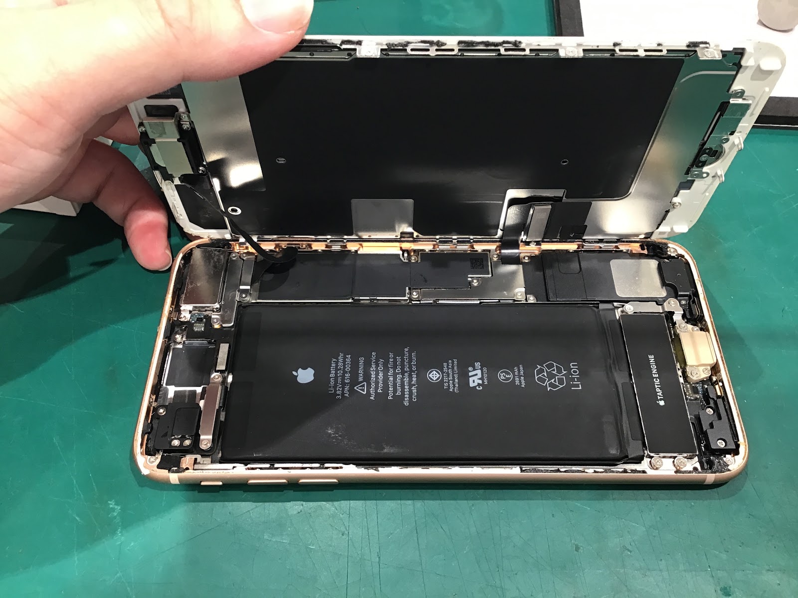 iPhone8Plusのバッテリー交換を承りました！【スマホ修理工房丸井錦糸町店】